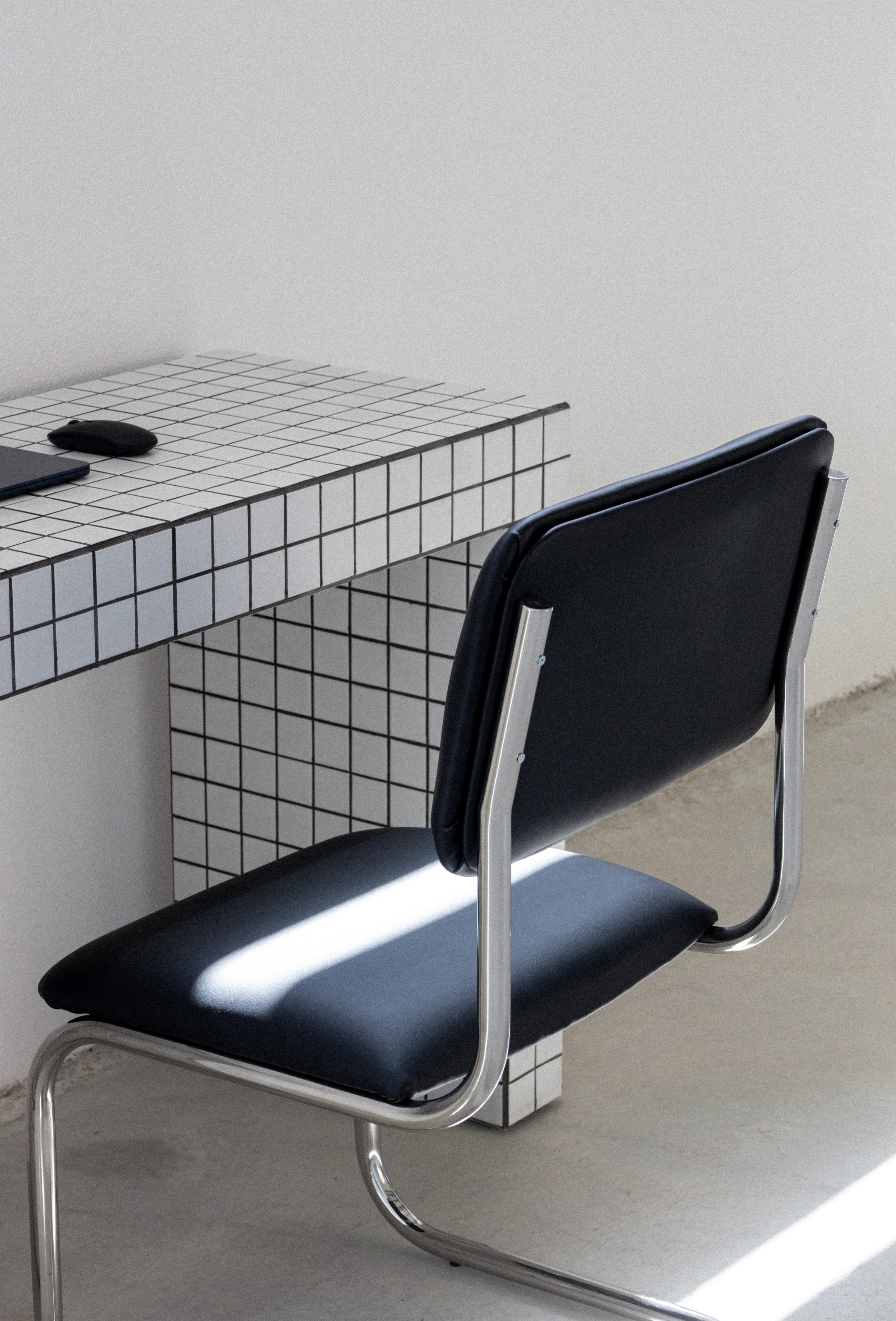 Tile console - Forma - UAE - 2