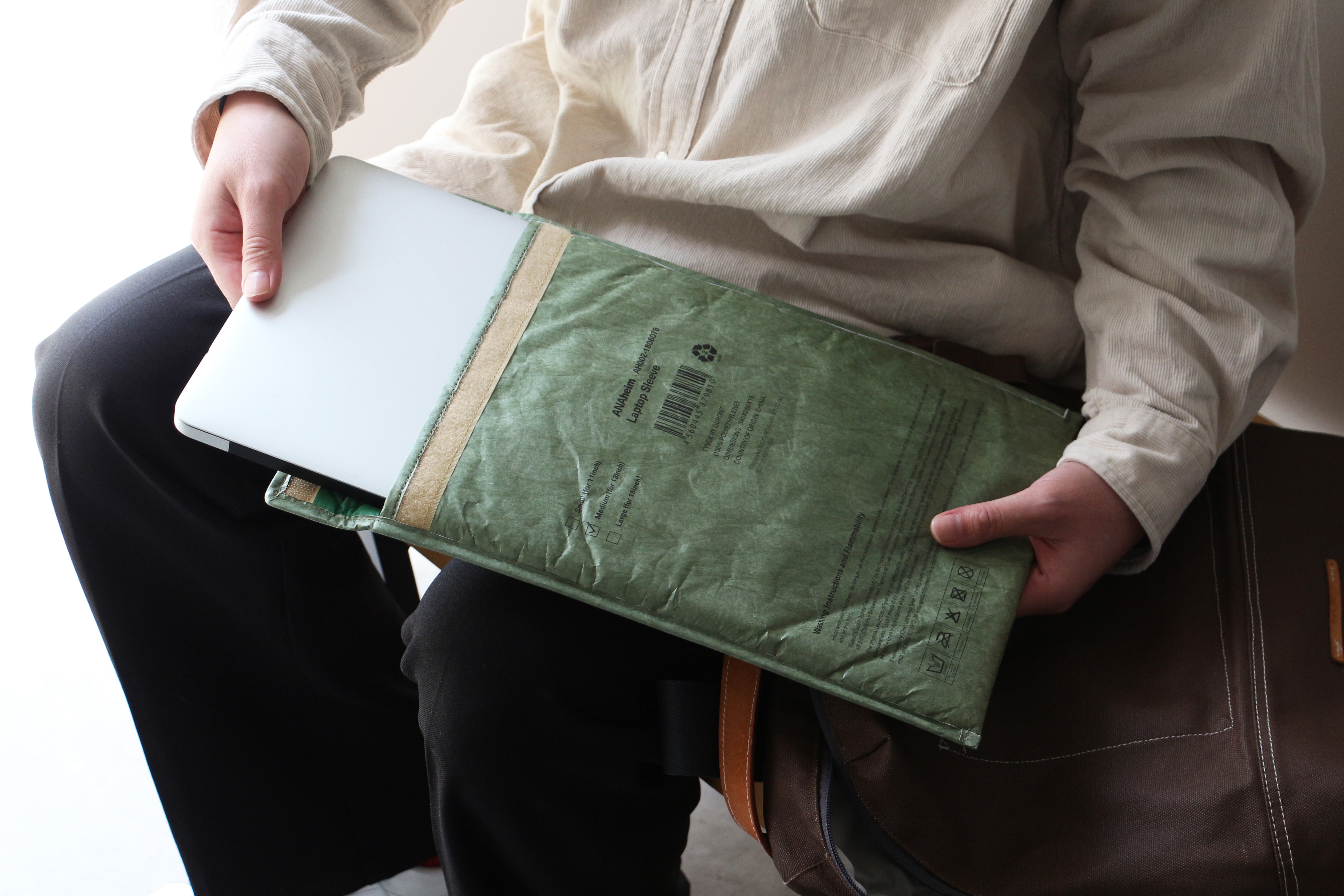 anaheim_laptop_sleeve_13inch_khaki_image_07