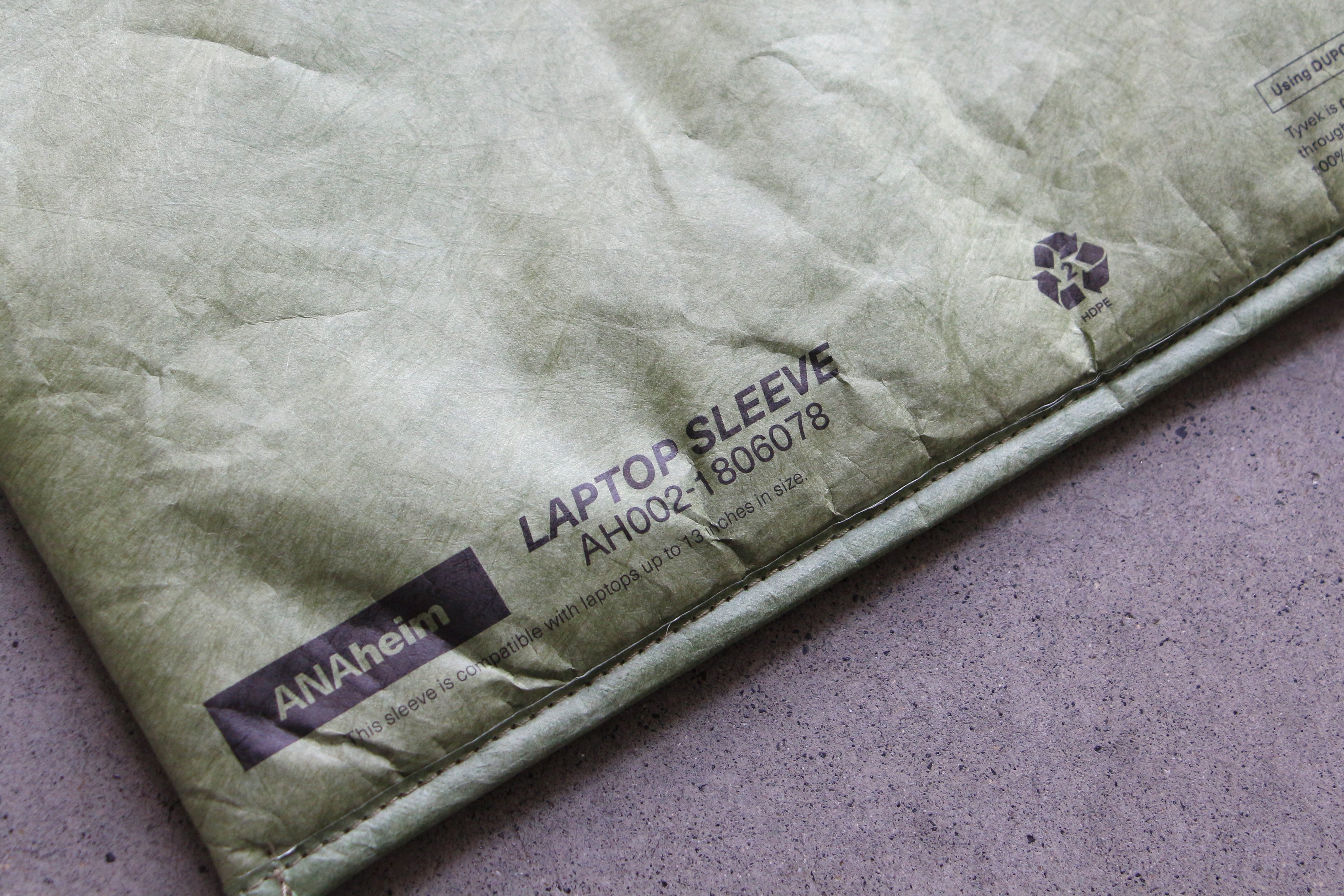 anaheim_laptop_sleeve_13inch_khaki_image_11
