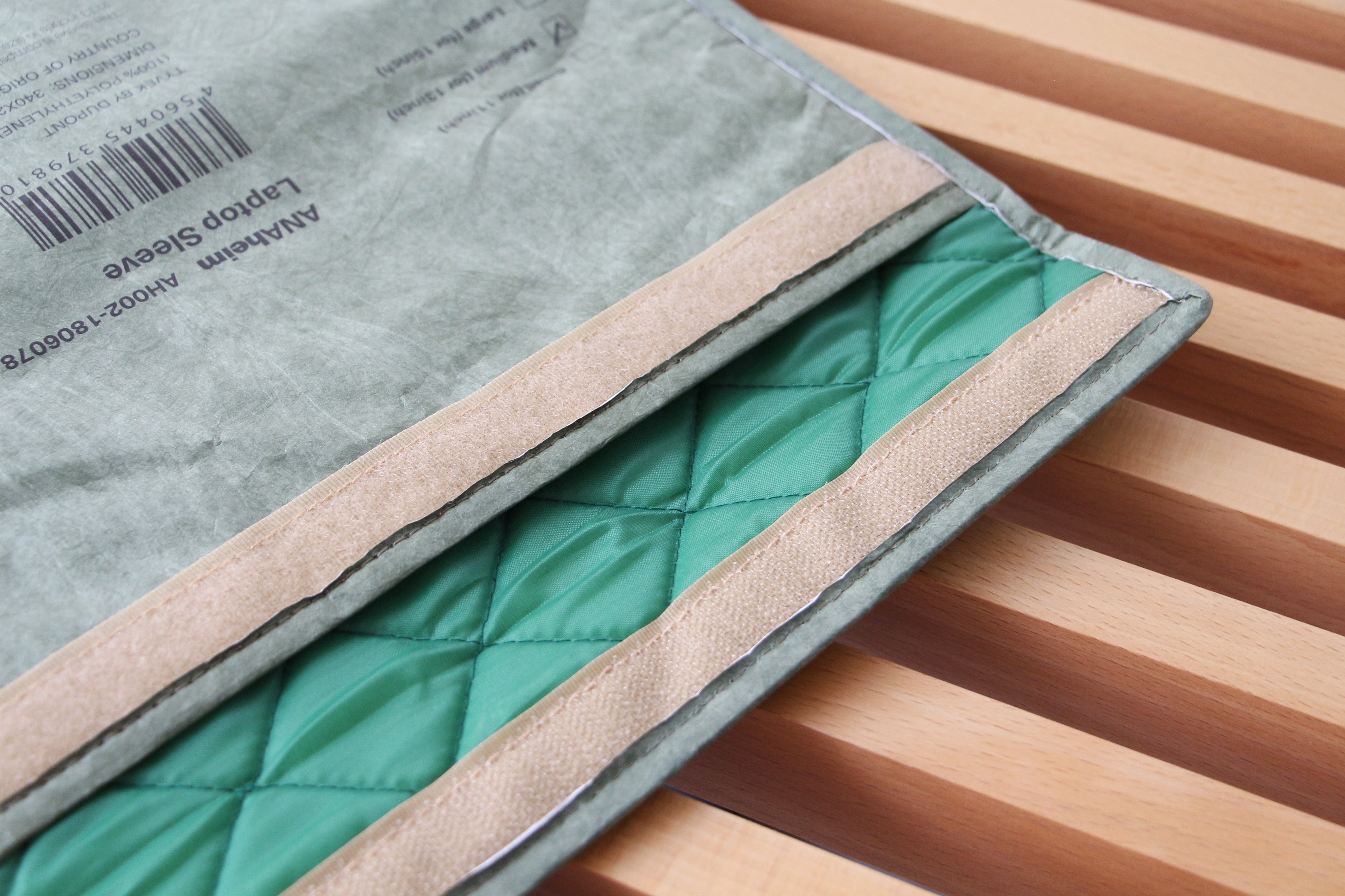anaheim_laptop_sleeve_13inch_khaki_image_12
