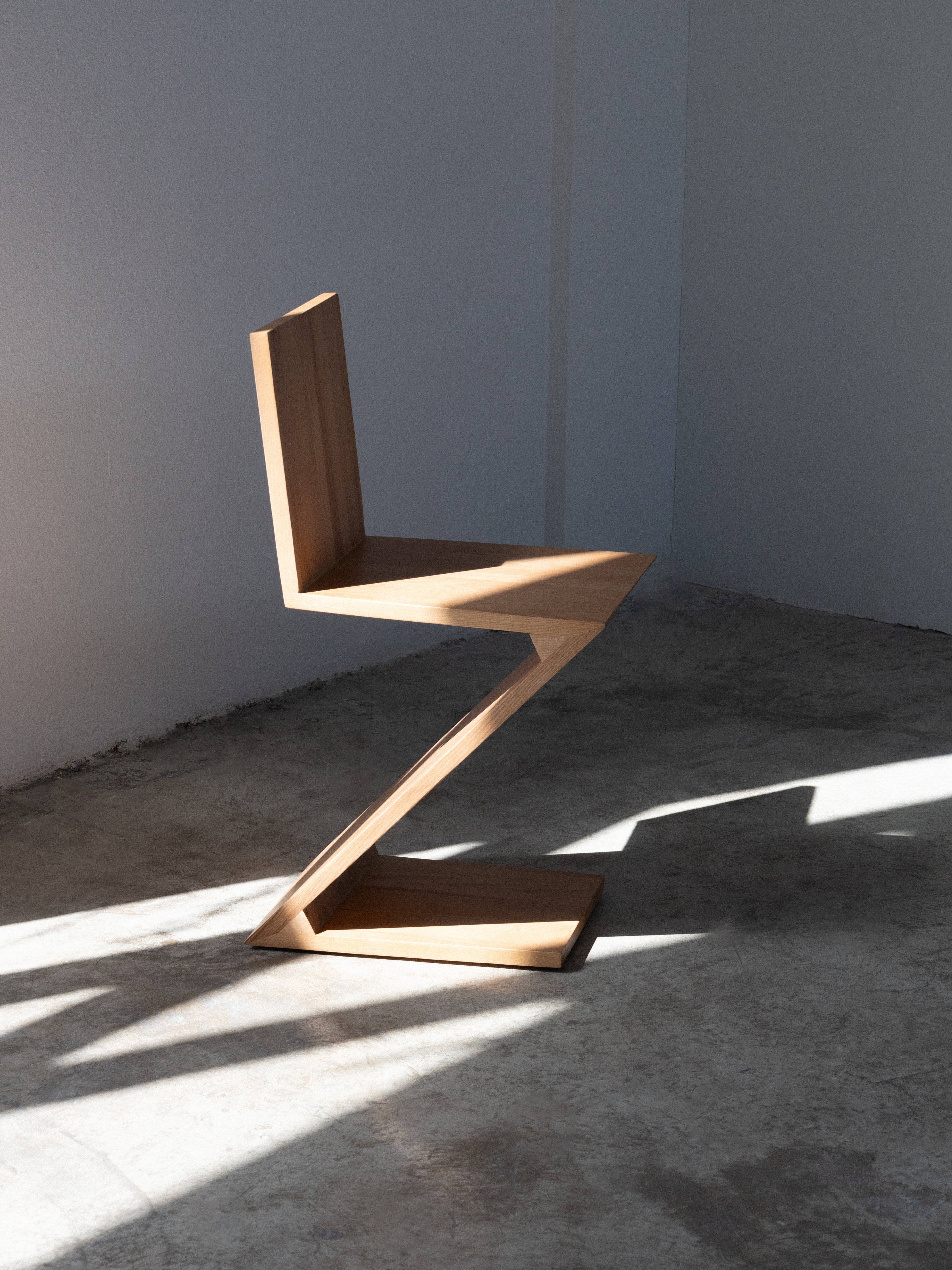 Zig Zag Chair Ashwood Sculptural Seat UAE | Forma