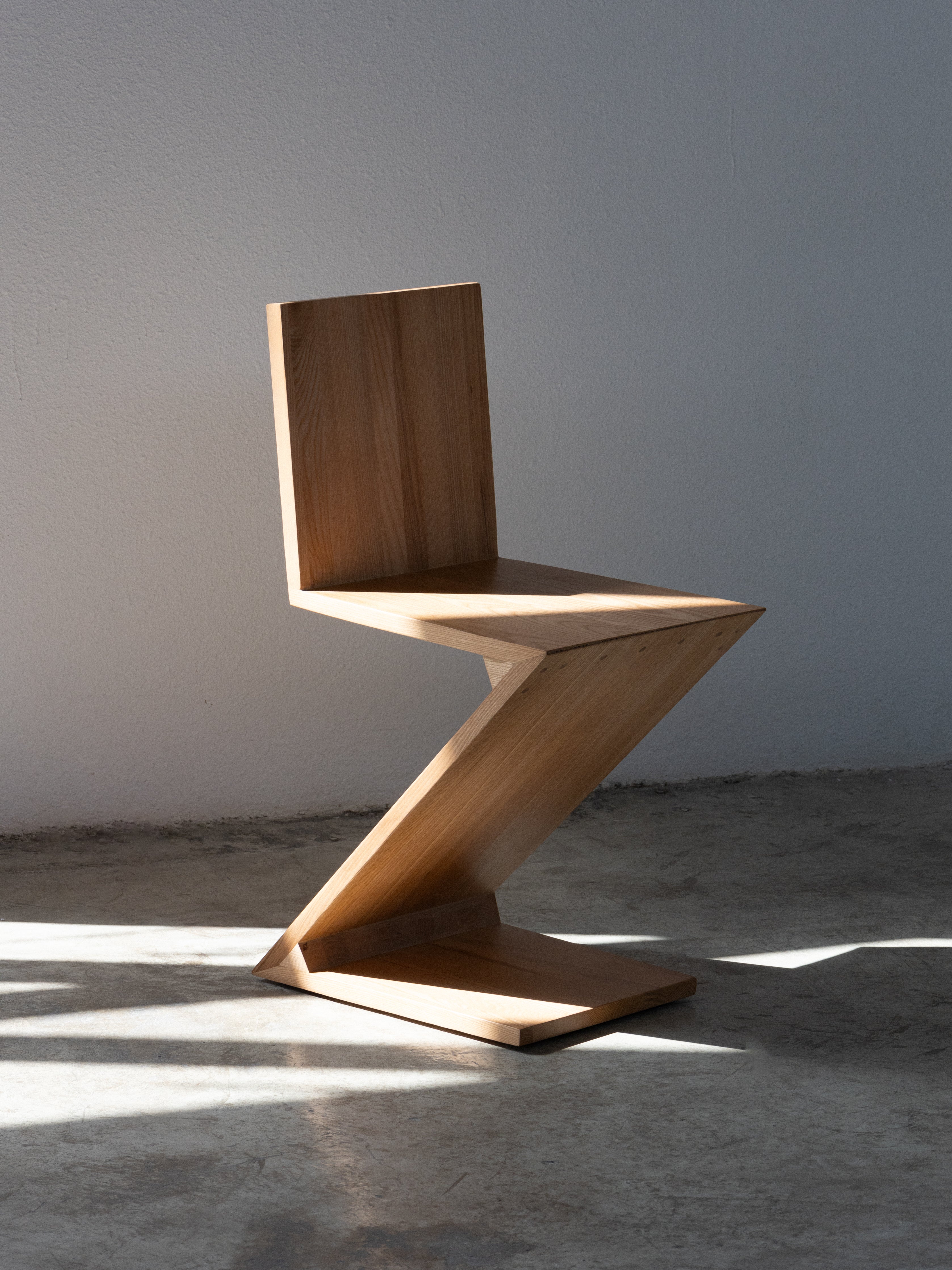Zig Zag Chair Ashwood Sculptural Seat UAE | Forma
