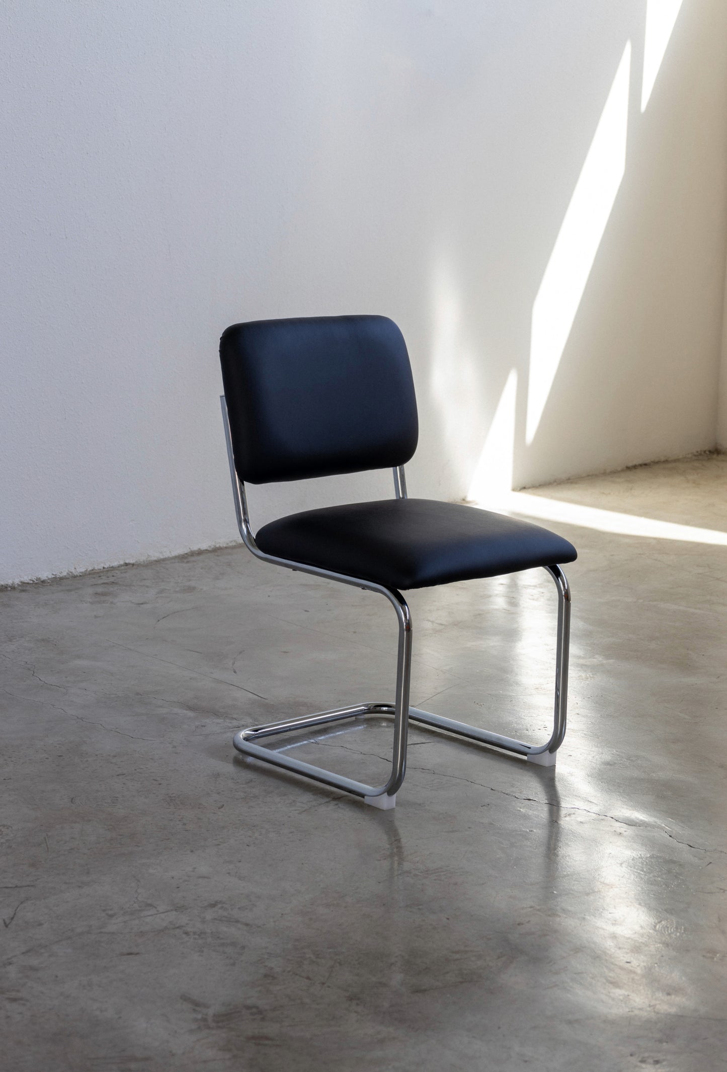 Cantilever Chair S 32