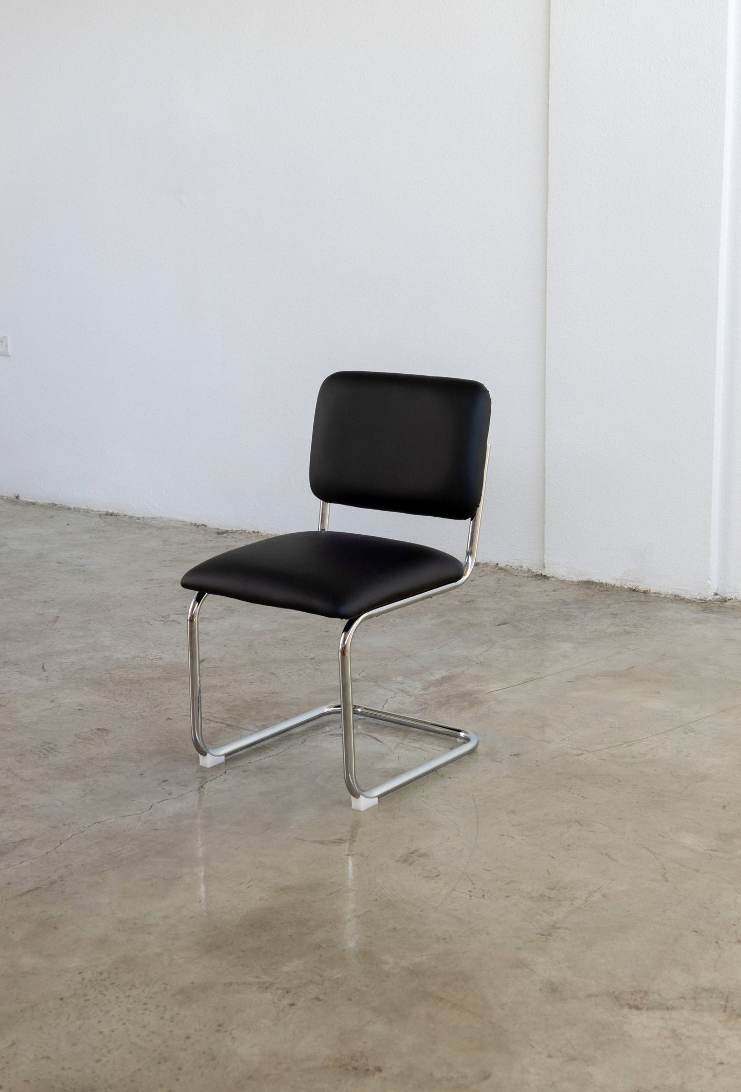 Cantilever Chair S 32