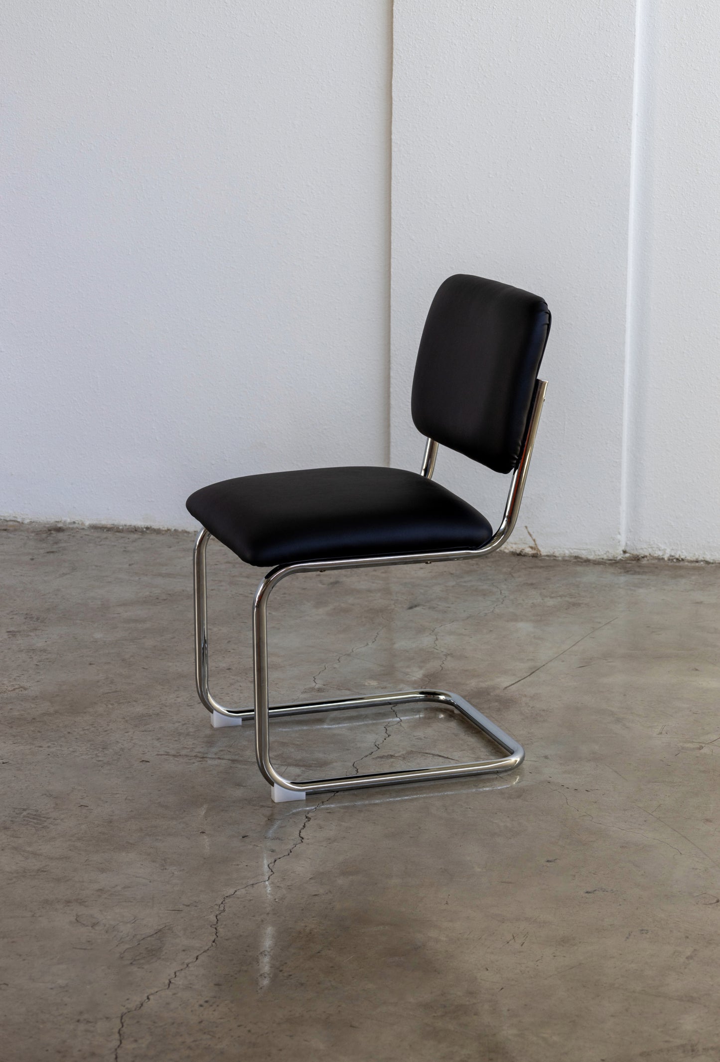 Cantilever Chair S 32