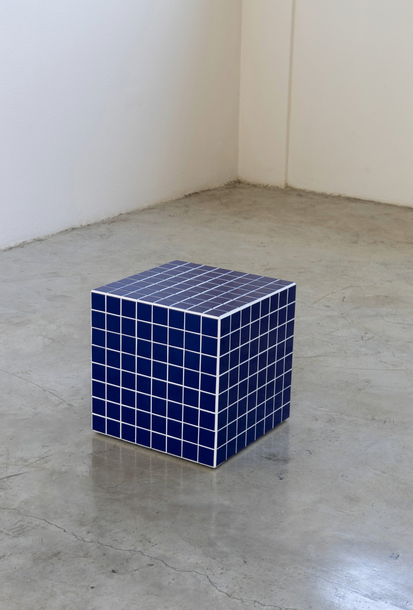 Tile cube table