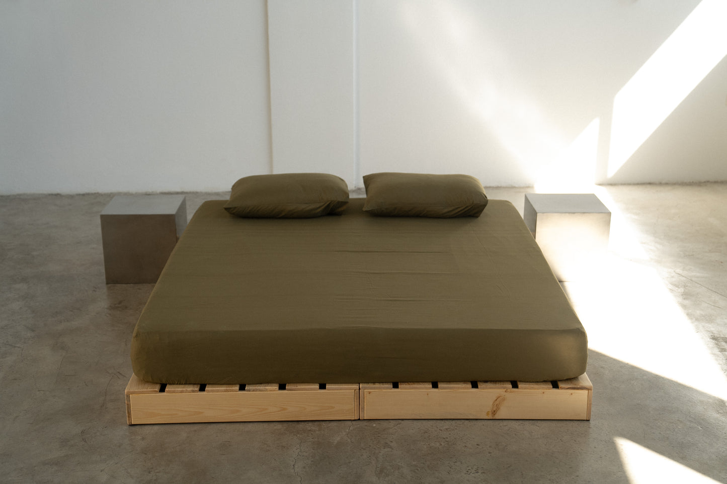 LYNGÖR Bed