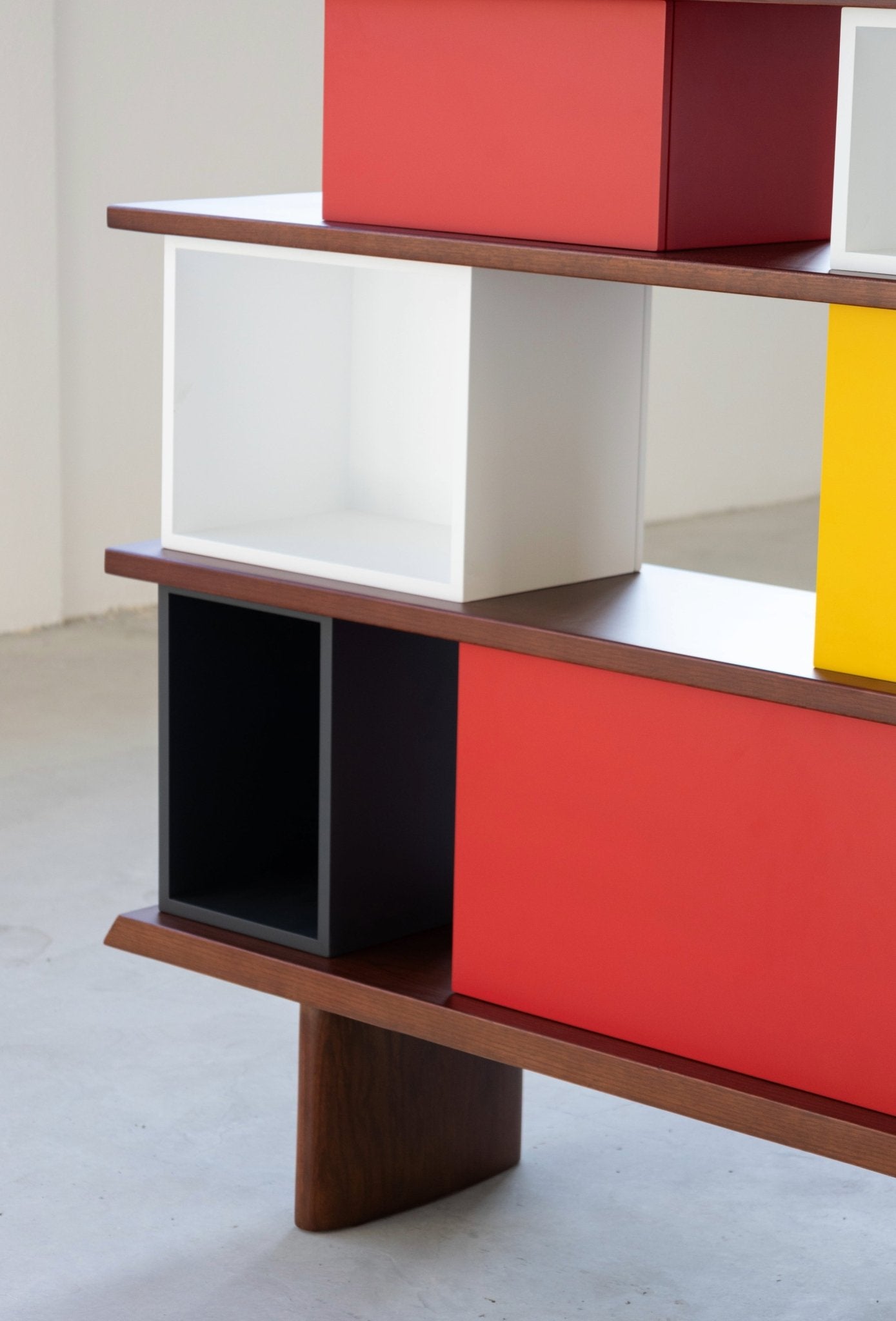 Charlotte Perriand Bookcase - Forma