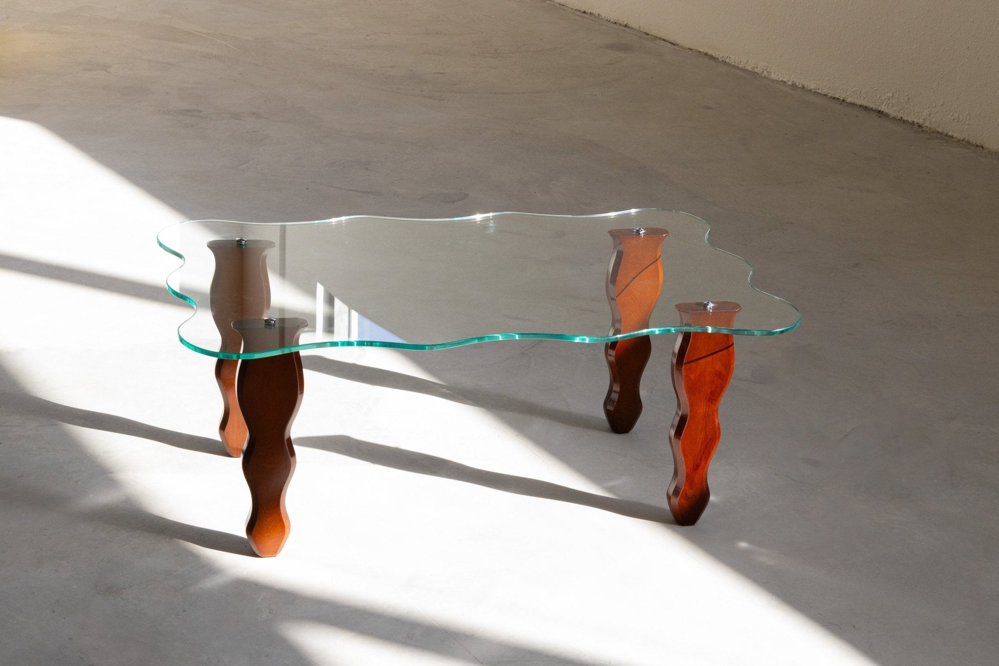 Curvy Table - Forma - UAE - 3