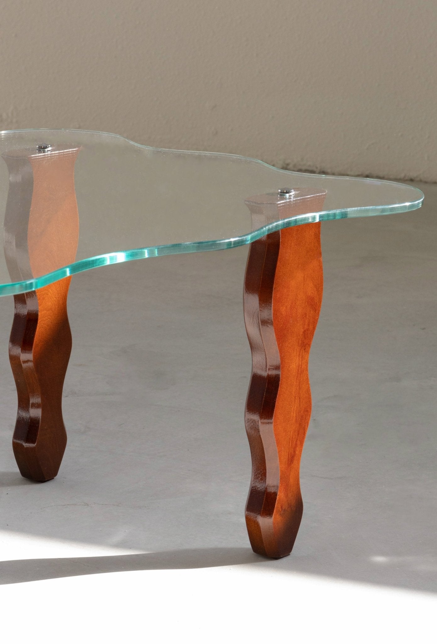 Curvy glass - Forma - UAE