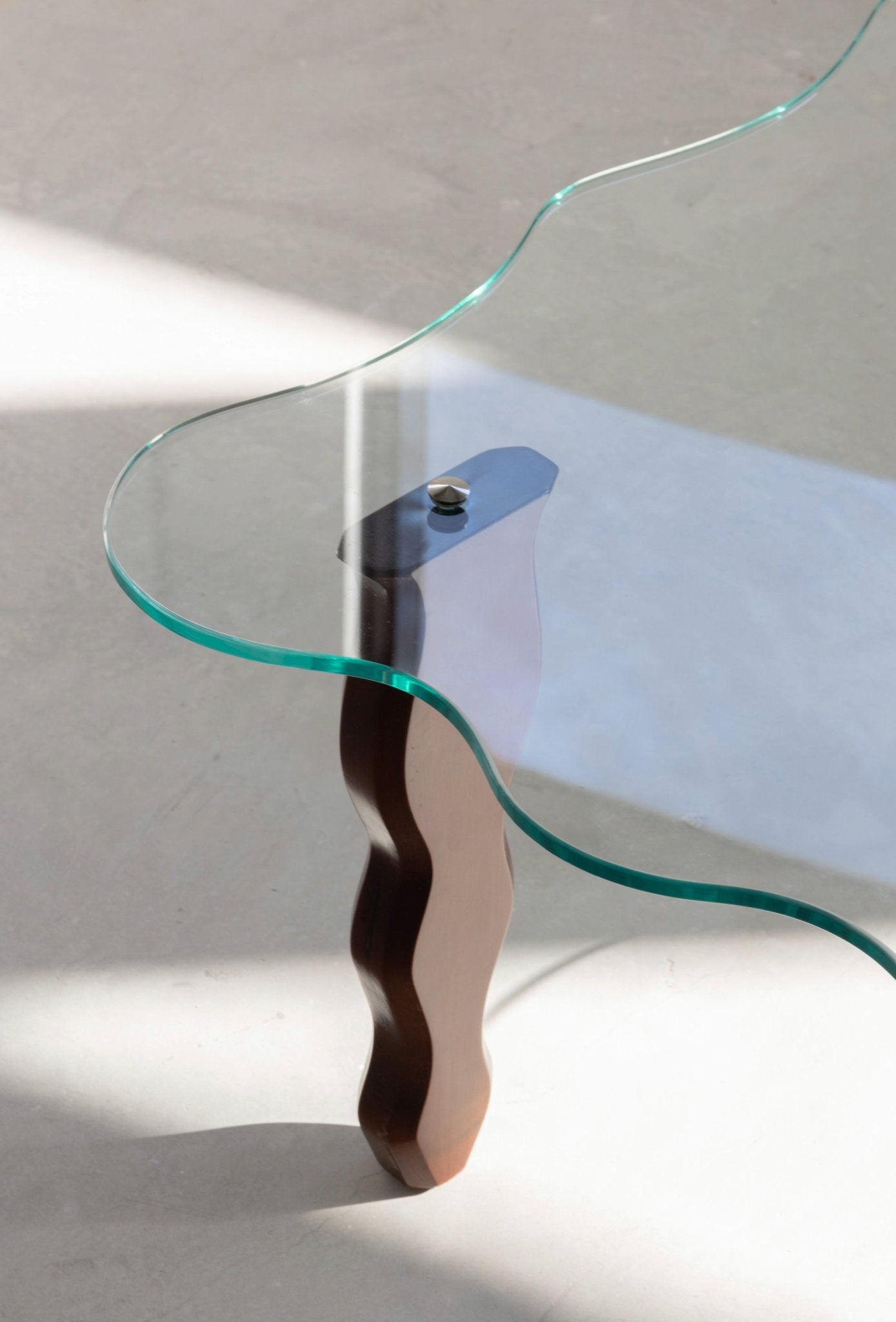 Curvy glass - Forma - UAE